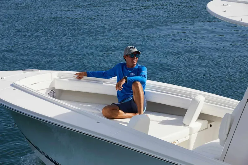 Slide: The Image of Regulator Marine 25 Center Console 2019 - 4