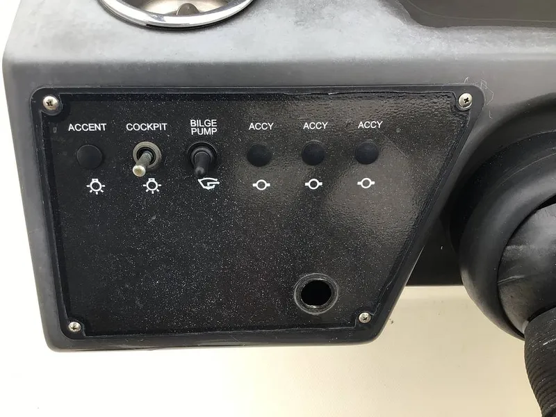 Slide: The Image of Bayliner VR6 OB 2023 - 16764582