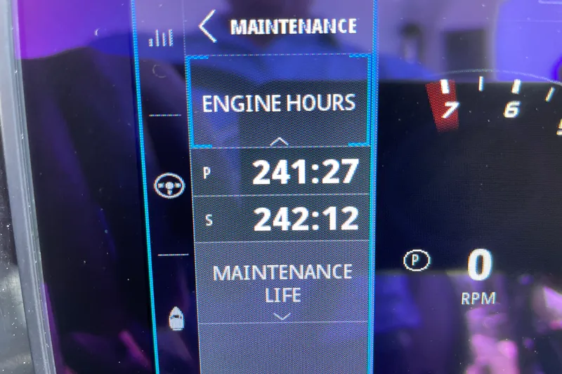 Slide: The Image of Galeon 325 GTO 2023 - 21