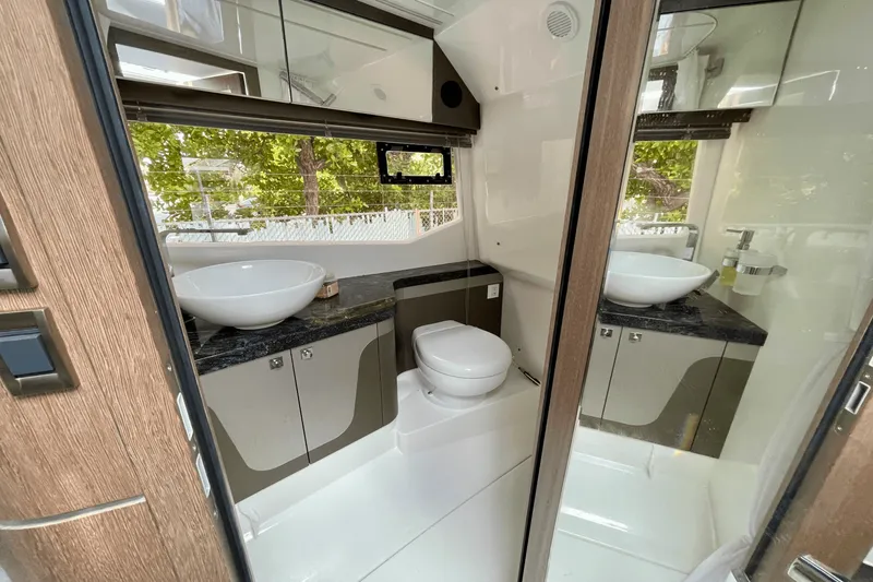 Slide: The Image of Galeon 325 GTO 2023 - 31