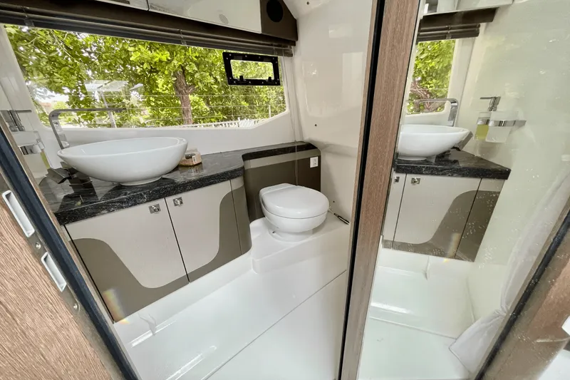 Slide: The Image of Galeon 325 GTO 2023 - 32