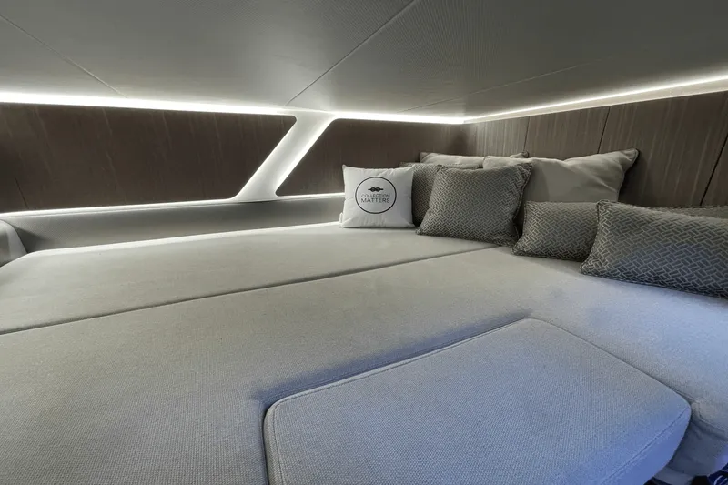 Slide: The Image of Galeon 325 GTO 2023 - 33