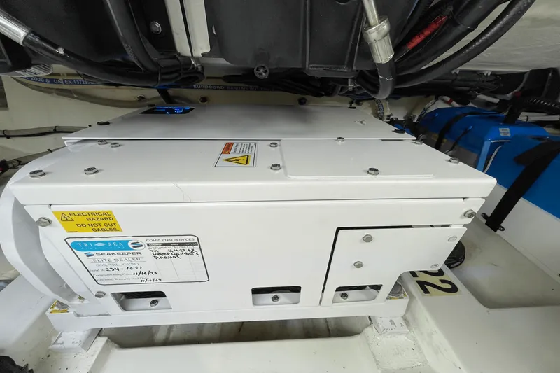 Slide: The Image of Galeon 325 GTO 2023 - 35