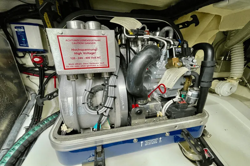 Slide: The Image of Galeon 325 GTO 2023 - 38