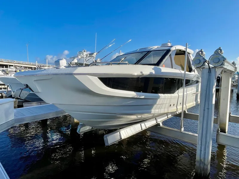 Slide: The Image of Galeon 325 GTO 2023 - 48