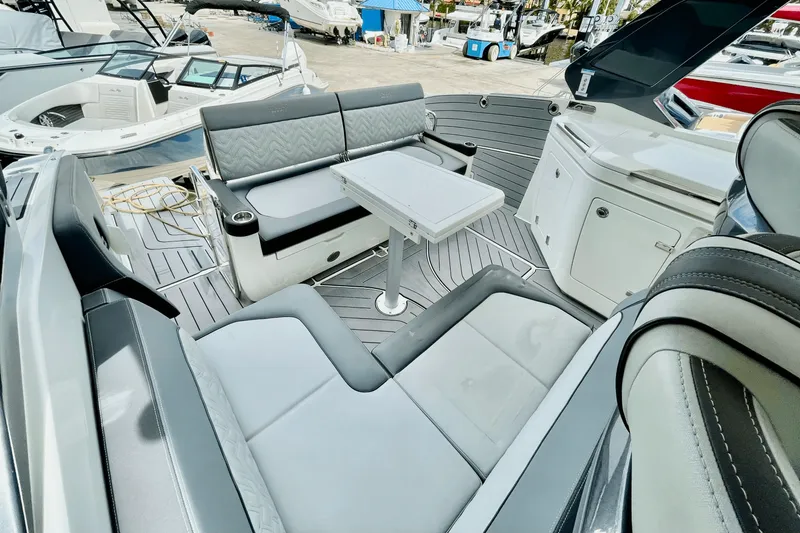 Slide: The Image of Galeon 325 GTO 2023 - 9