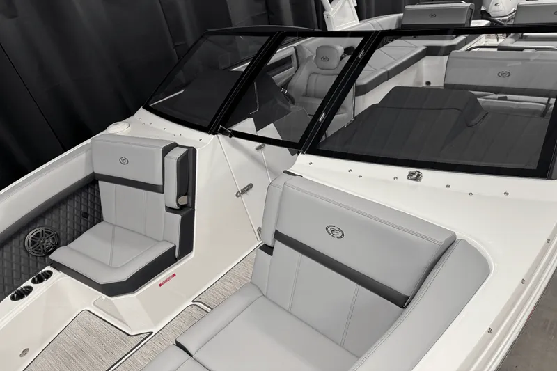 Slide: The Image of Cobalt R8 Outboard 2025 - 13