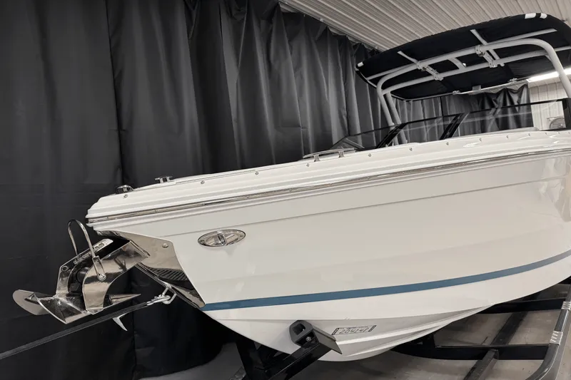 Slide: The Image of Cobalt R8 Outboard 2025 - 3