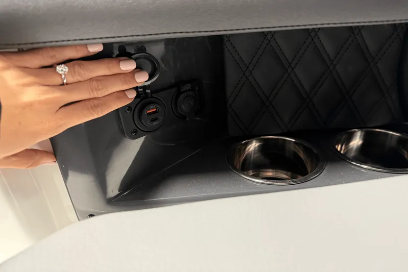 Slide: The Image of Cobalt R8 Outboard 2025 - 33