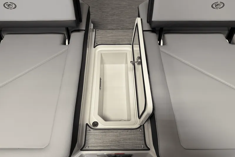 Slide: The Image of Cobalt R8 Outboard 2025 - 36