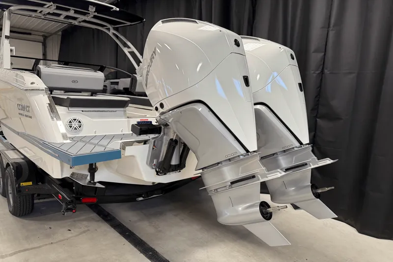 Slide: The Image of Cobalt R8 Outboard 2025 - 5