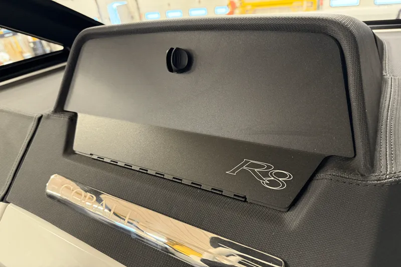 Slide: The Image of Cobalt R8 Outboard 2025 - 74