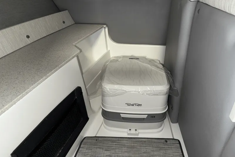 Slide: The Image of Cobalt R8 Outboard 2025 - 80