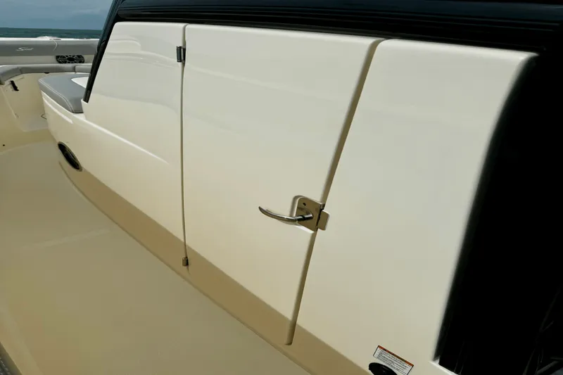 Slide: The Image of Scout 305 LXF 2025 - 17