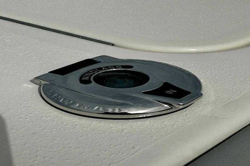 Slide: The Image of Scout 305 LXF 2025 - 2