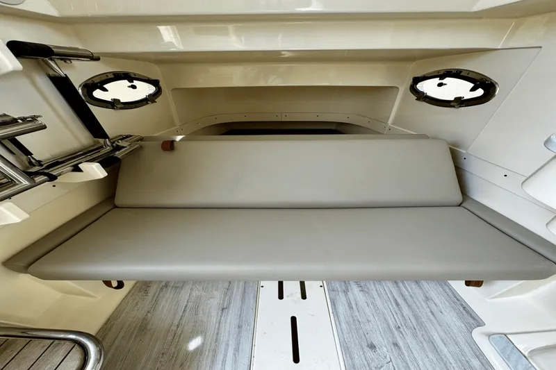 Slide: The Image of Scout 305 LXF 2025 - 22