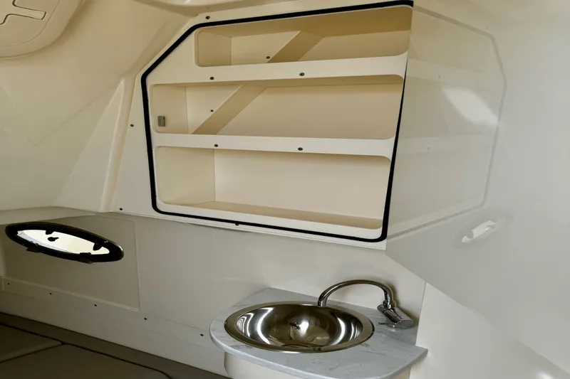 Slide: The Image of Scout 305 LXF 2025 - 24