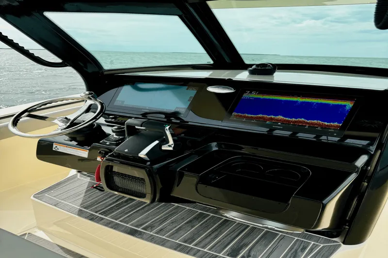 Slide: The Image of Scout 305 LXF 2025 - 31