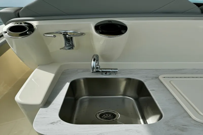 Slide: The Image of Scout 305 LXF 2025 - 40