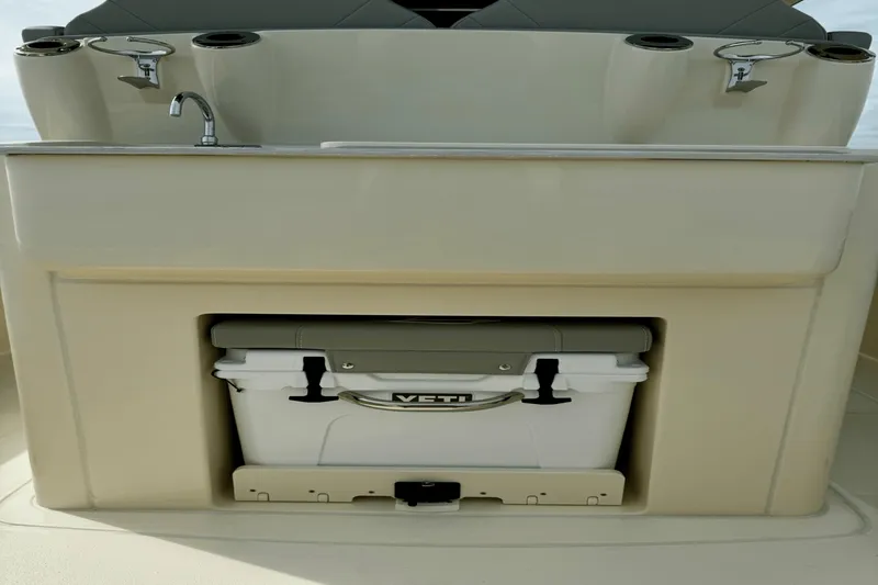 Slide: The Image of Scout 305 LXF 2025 - 41