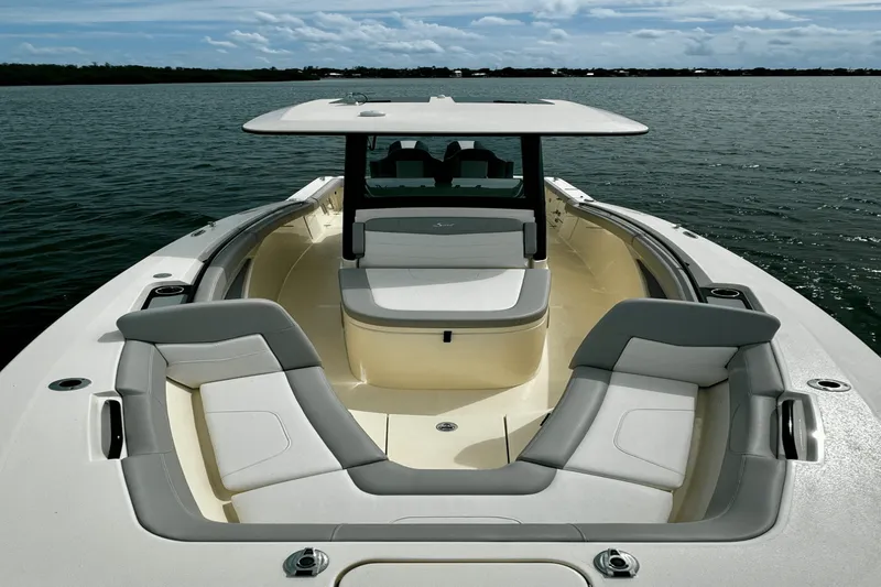 Slide: The Image of Scout 305 LXF 2025 - 7