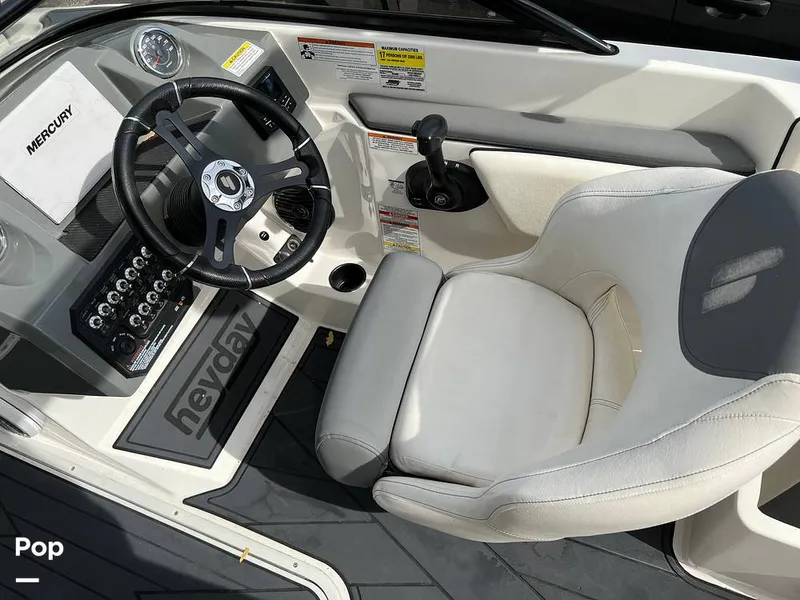 Slide: The Image of Heyday WT Surf 2019 - 13303358