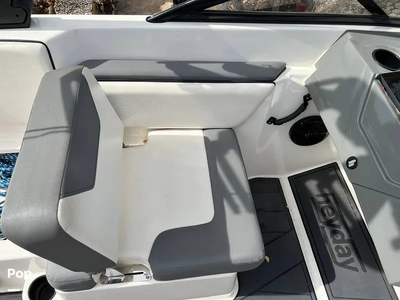 Slide: The Image of Heyday Wake Boats WT Surf 2019 - 13303362