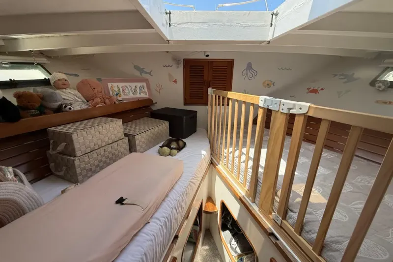 Slide: The Image of Rough Water 41 twin cabin 1978 - 15