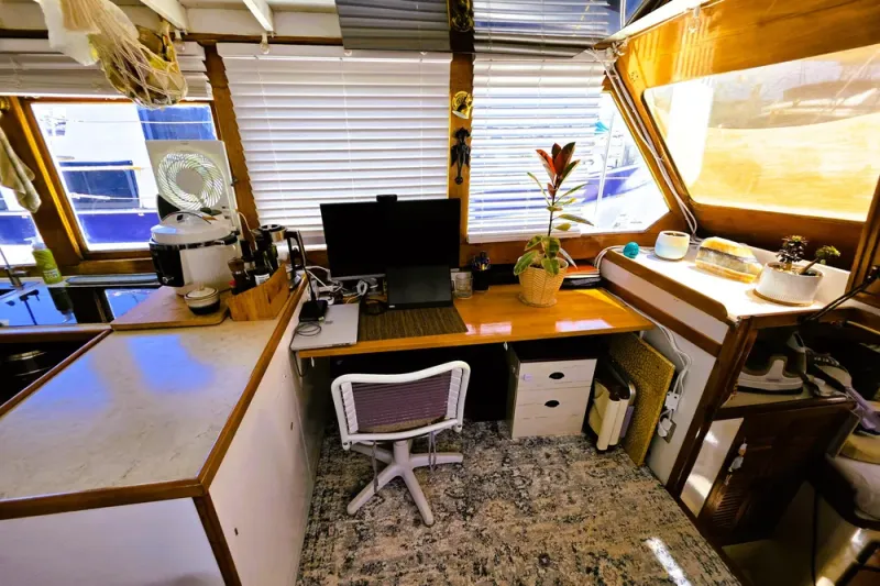Slide: The Image of Rough Water 41 twin cabin 1978 - 1