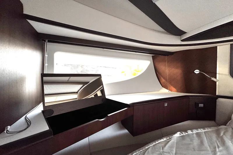 Slide: The Image of Galeon 450 HTC 2025 - 26