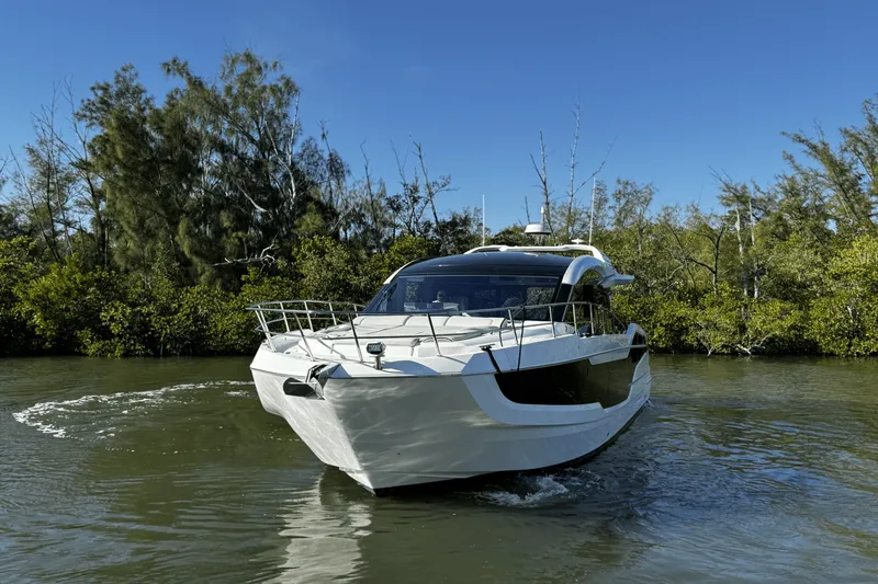 Slide: The Image of Galeon 450 HTC 2025 - 3