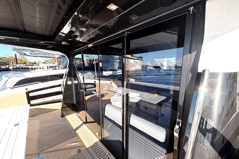 Slide: The Image of Galeon 450 HTC 2025 - 4