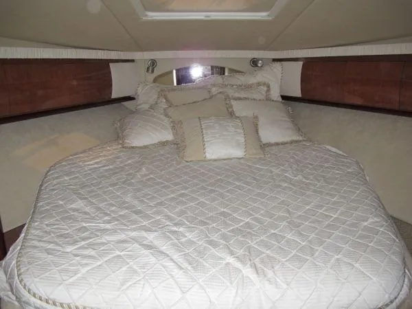 Slide: The Image of Luxurious bed inside the 2006 Formula 400 Super Sport yacht. - 7