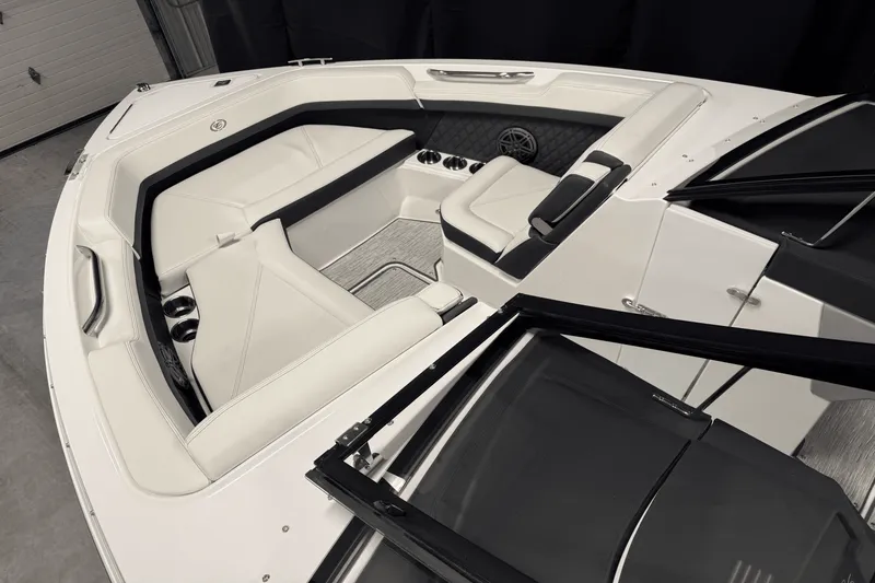 Slide: The Image of Cobalt R6 2025 - 76