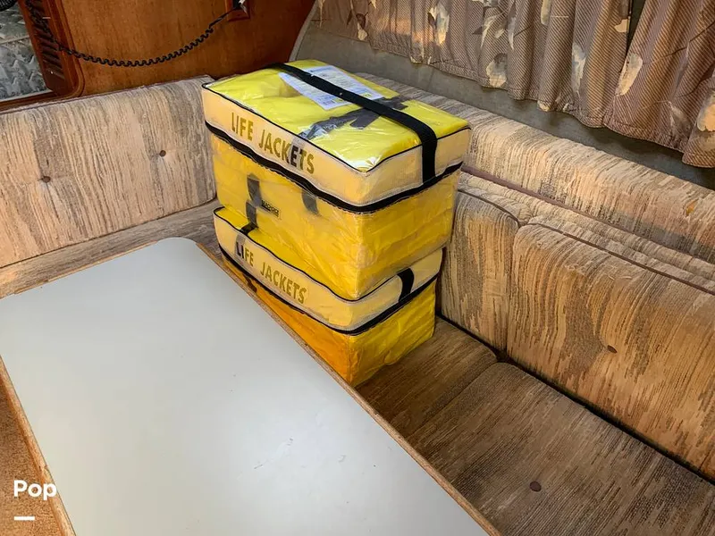 Slide: The Image of Cruisers Yachts Esprit 337 1986 - 13283691