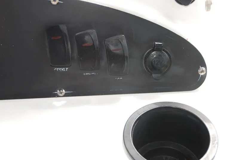 Slide: The Image of Boston Whaler 190 Outrage 2008 - 13283292