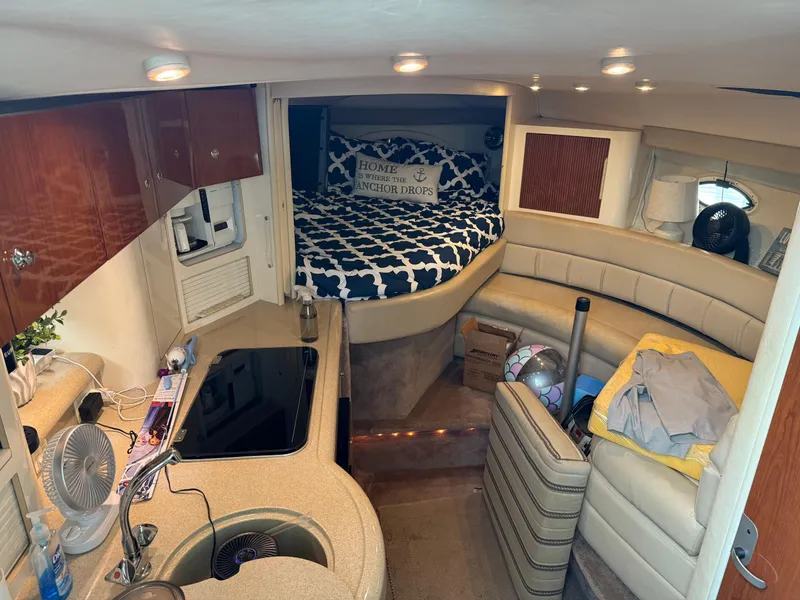 Slide: The Image of Monterey 322 Cruiser 2001 - 21