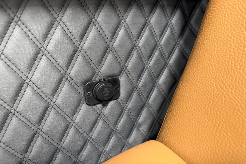 Slide: The Image of Cobalt R8 2025 - 100