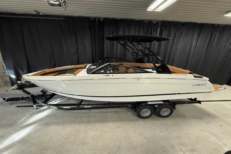 Slide: The Image of Cobalt R8 2025 - 2