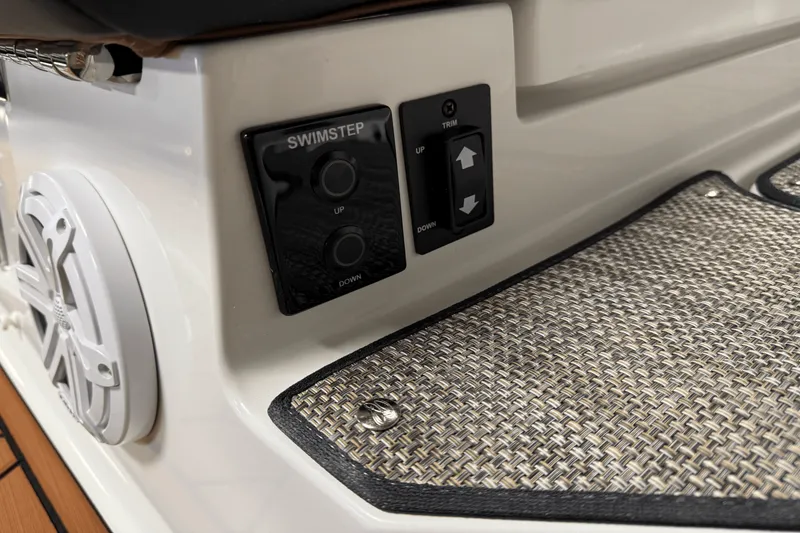 Slide: The Image of Cobalt R8 2025 - 25