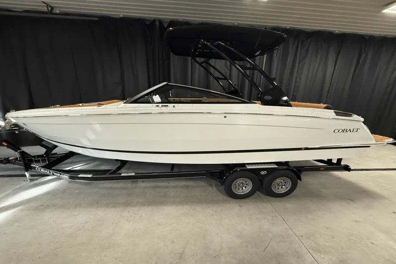 Slide: The Image of Cobalt R8 2025 - 3