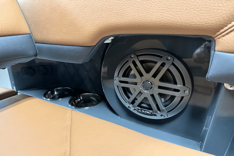 Slide: The Image of Cobalt R8 2025 - 44