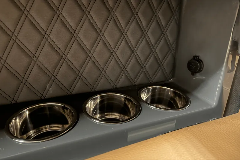 Slide: The Image of Cobalt R8 2025 - 50