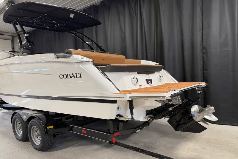 Slide: The Image of Cobalt R8 2025 - 6