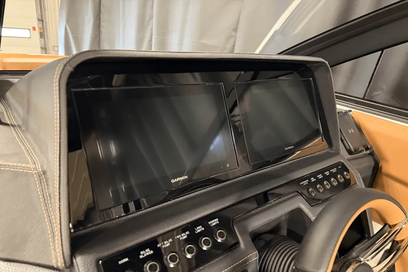 Slide: The Image of Cobalt R8 2025 - 85