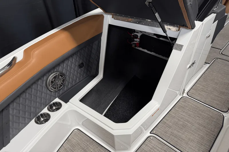 Slide: The Image of Cobalt R8 2025 - 98