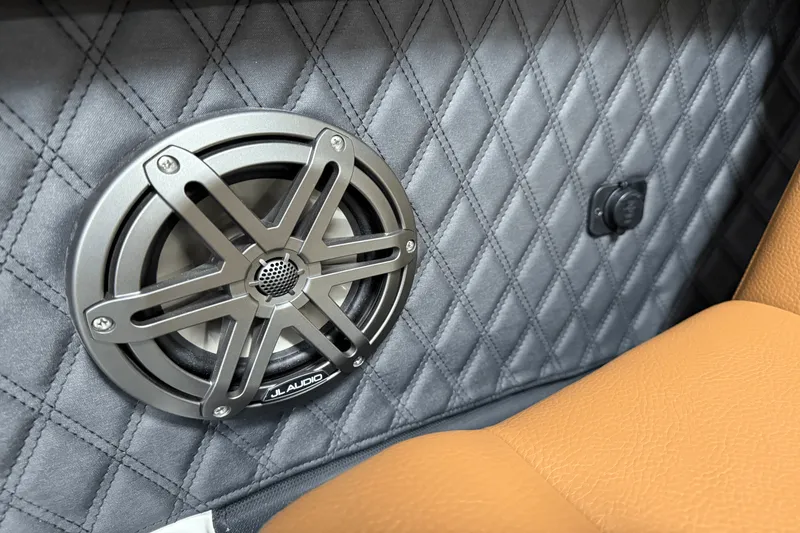 Slide: The Image of Cobalt R8 2025 - 99