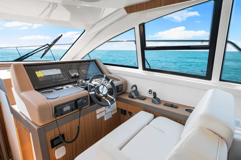 Slide: The Image of Cruisers Yachts 46 Cantius 2025 - 22
