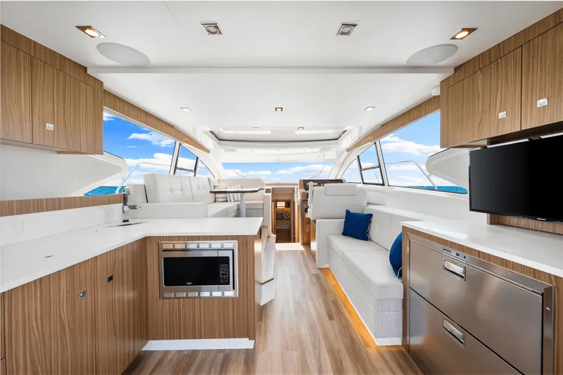Slide: The Image of Cruisers Yachts 46 Cantius 2025 - 27