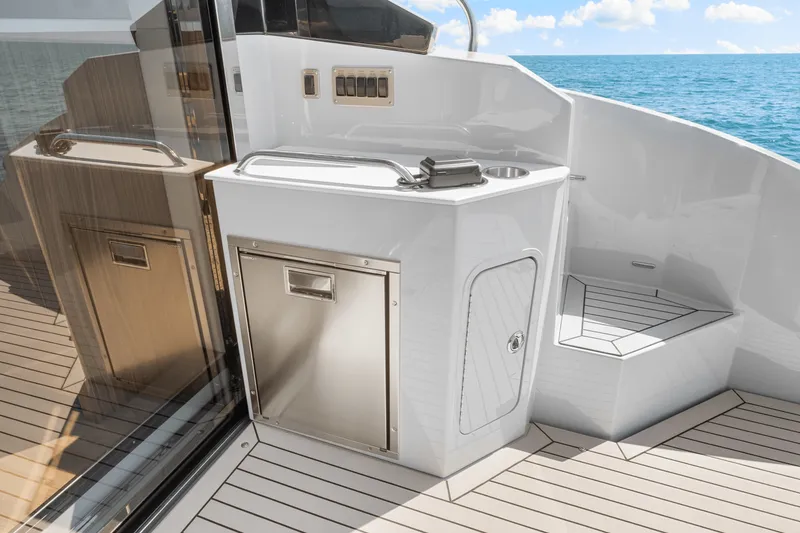 Slide: The Image of Cruisers Yachts 46 Cantius 2025 - 46